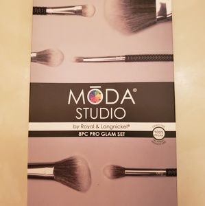 Moda Studio Pro Glam Makeup Brushes